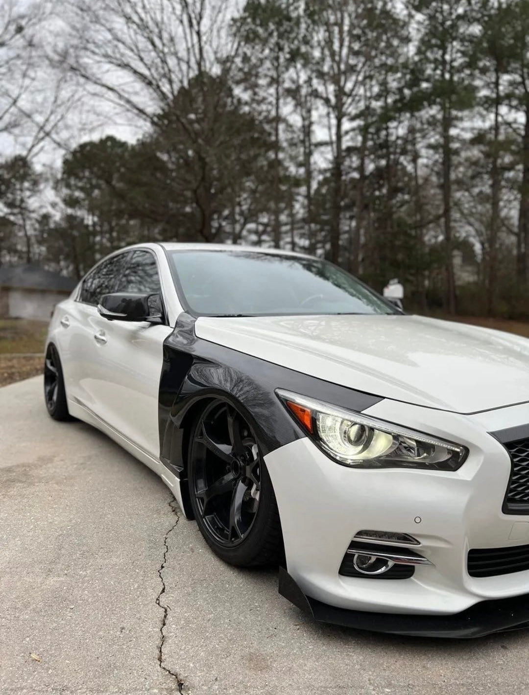Q50 V1 Carbon Fiber Fenders Style