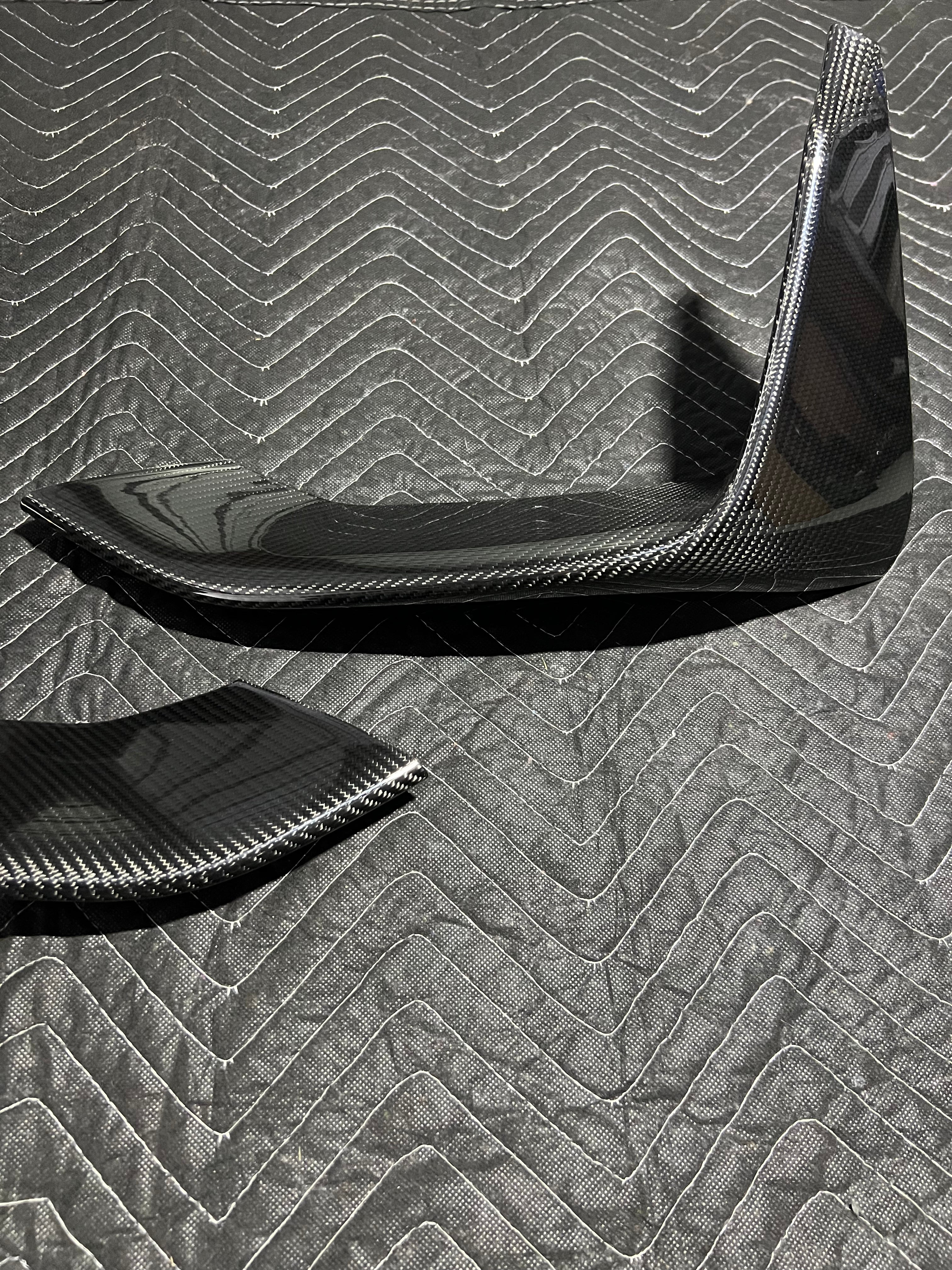 F80 M3/M4 CARBON FIBER LOWER BUMPER SPLITTERS
F80/F82/F83