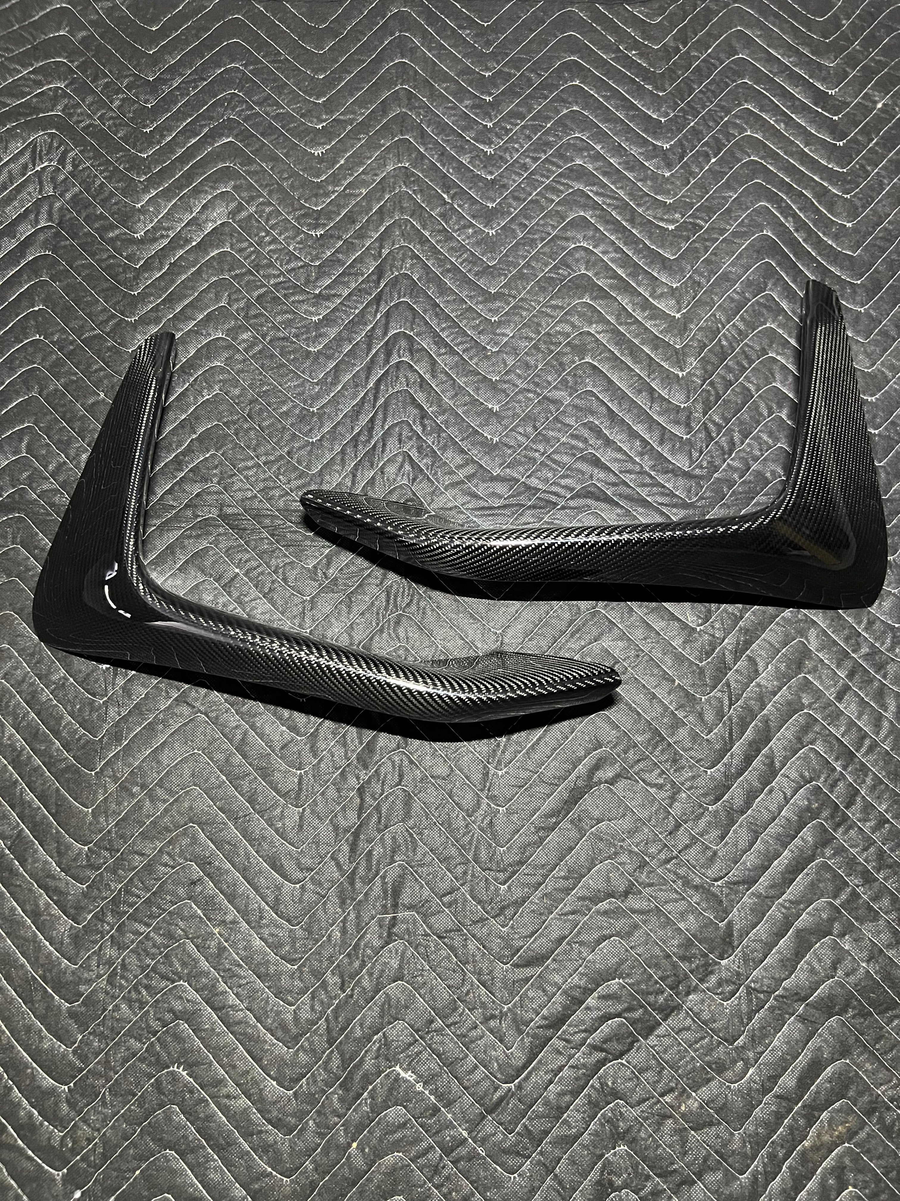 F80 M3/M4 CARBON FIBER LOWER BUMPER SPLITTERS
F80/F82/F83